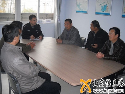 陵縣糜鎮(zhèn)所:大走訪創(chuàng)滿意 打造平安和諧警企關(guān)系_副本.jpg